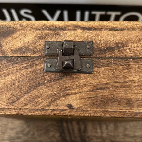 Wood and metal box - Picture 5 of 6